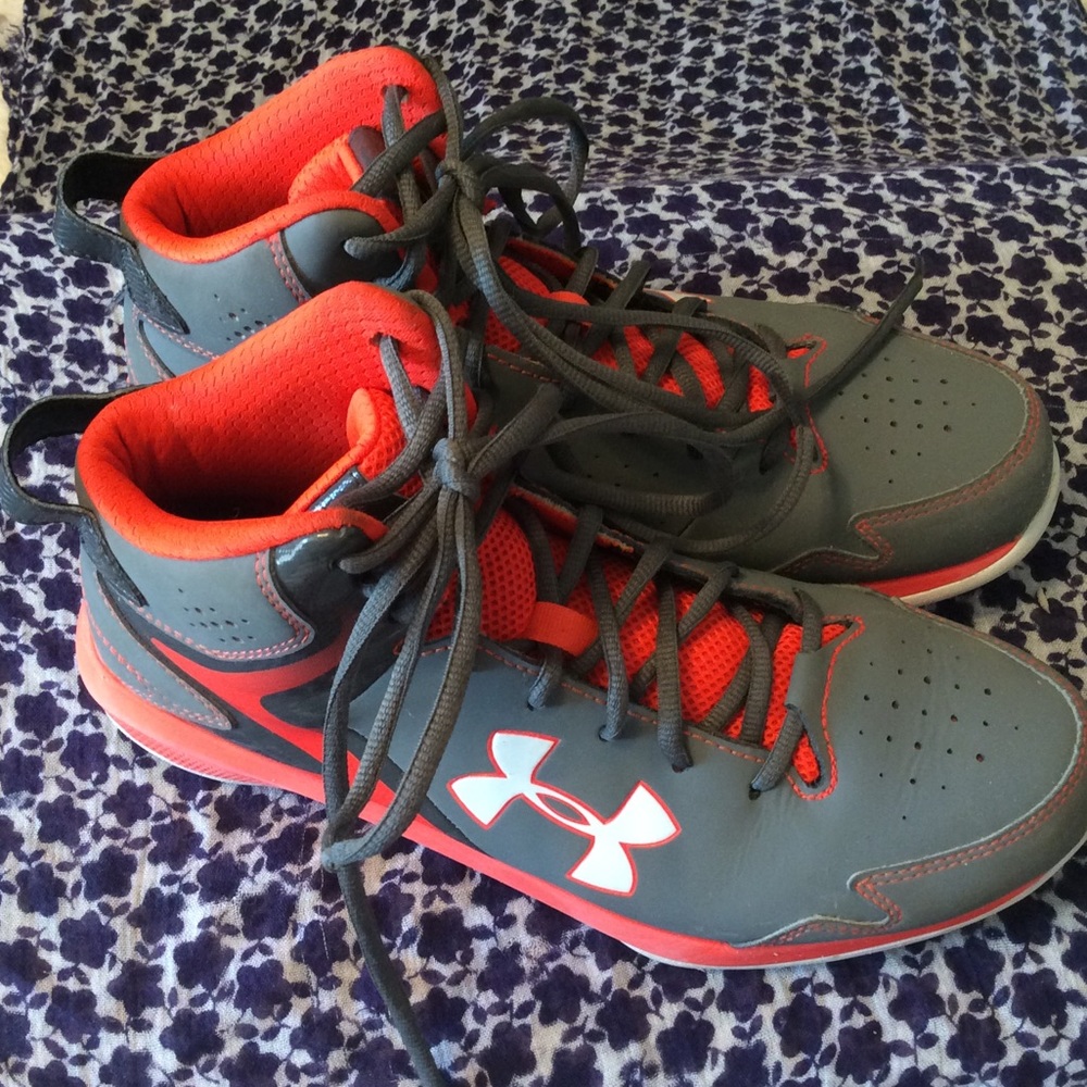 Under Armour women’s basketball sports athletic hightop shoes size 8 orange gray